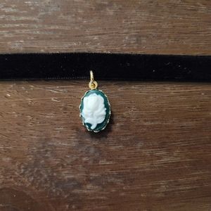 Green and Gold Rose Choker